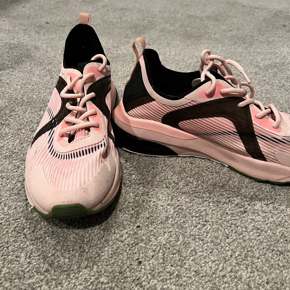 Fabletics Sneakers